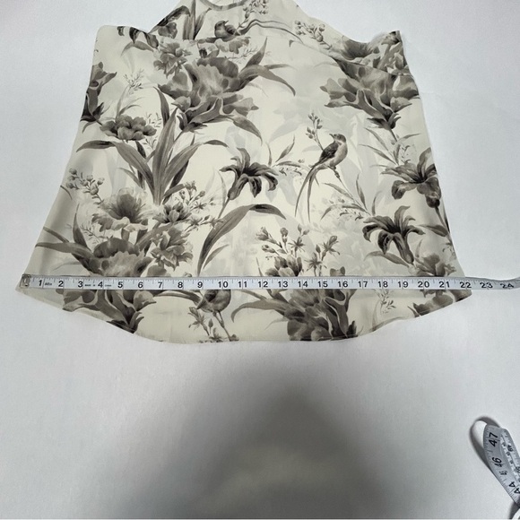 2 for$15 LOFT Monochrome Floral Camisole Size M - Picture 6 of 10